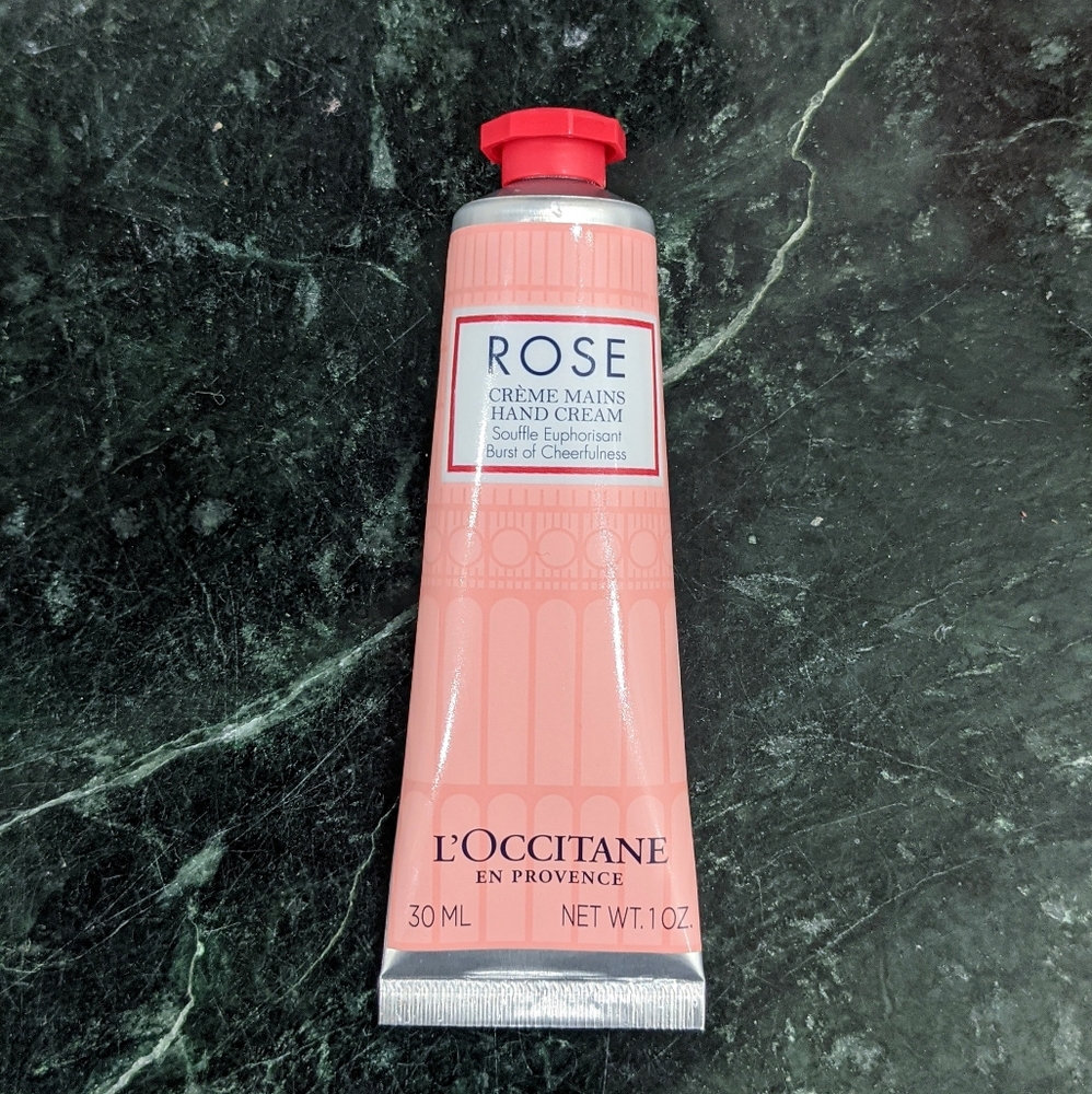 $5 with purchase! ⬇️ L'Occitane Hand Cream